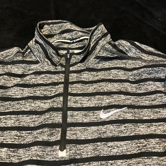 Nike running dry fit long sleeve soft shirt L - Picture 2 of 4